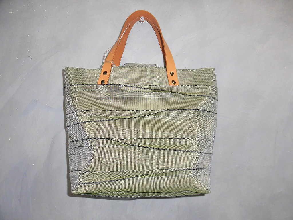 畳縁・軽くて丈夫なバッグ・畳縁バッグ・若葉色・小ぶりなバッグ