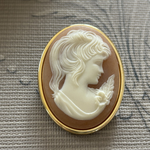 西ドイツ Vintage カメオブローチ アクセサリー ピンク 女性の横顔