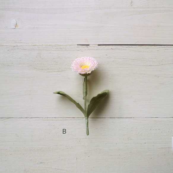 布花 デージーのコサージュ B 1枚目の画像