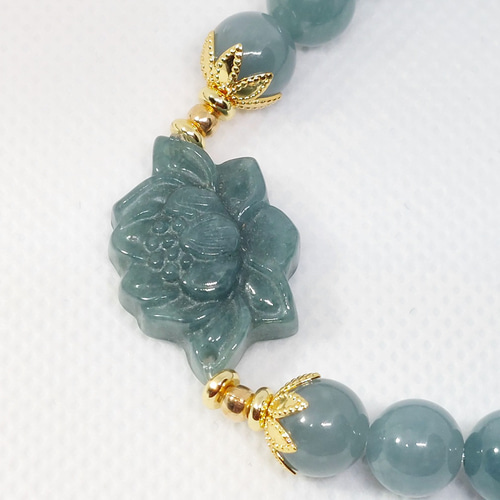 グァテマラ産翡翠☆デザインブレス グアテマラ産☆翡翠ブレス☆1本全て美しい緑色＊*.．゜° 敬老の