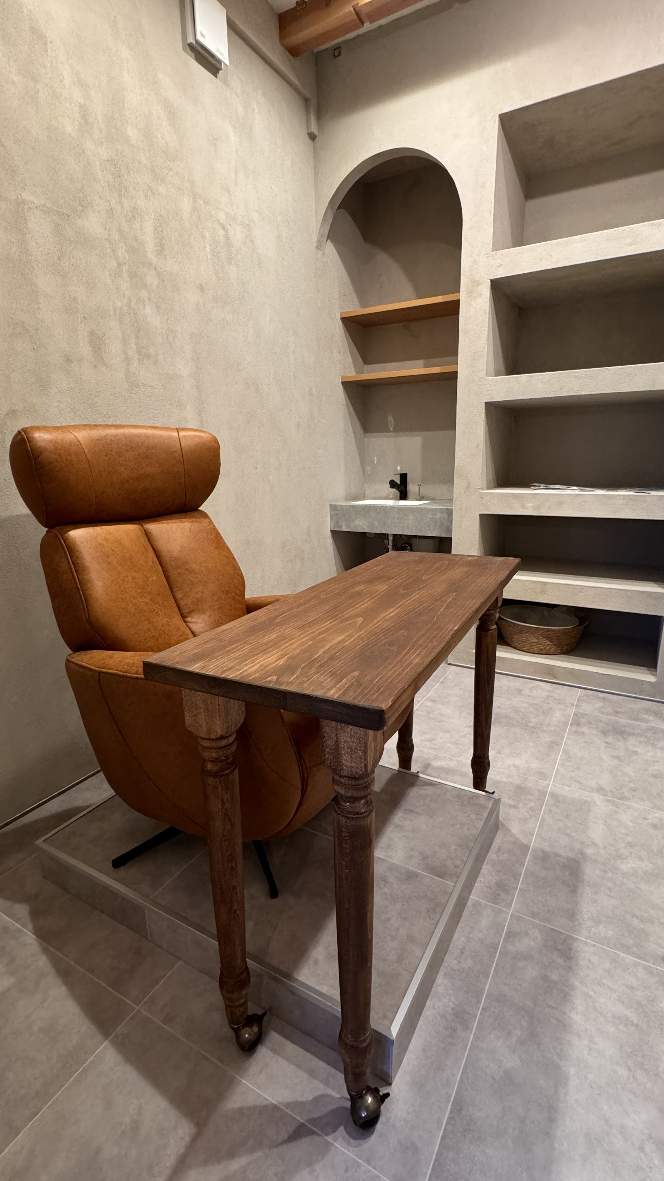 ろくろ足ひのき天板90cm奥行約55cm　#ネイルデスク　#ネイルテーブル　ダイニングテーブル　ネイリストデスク