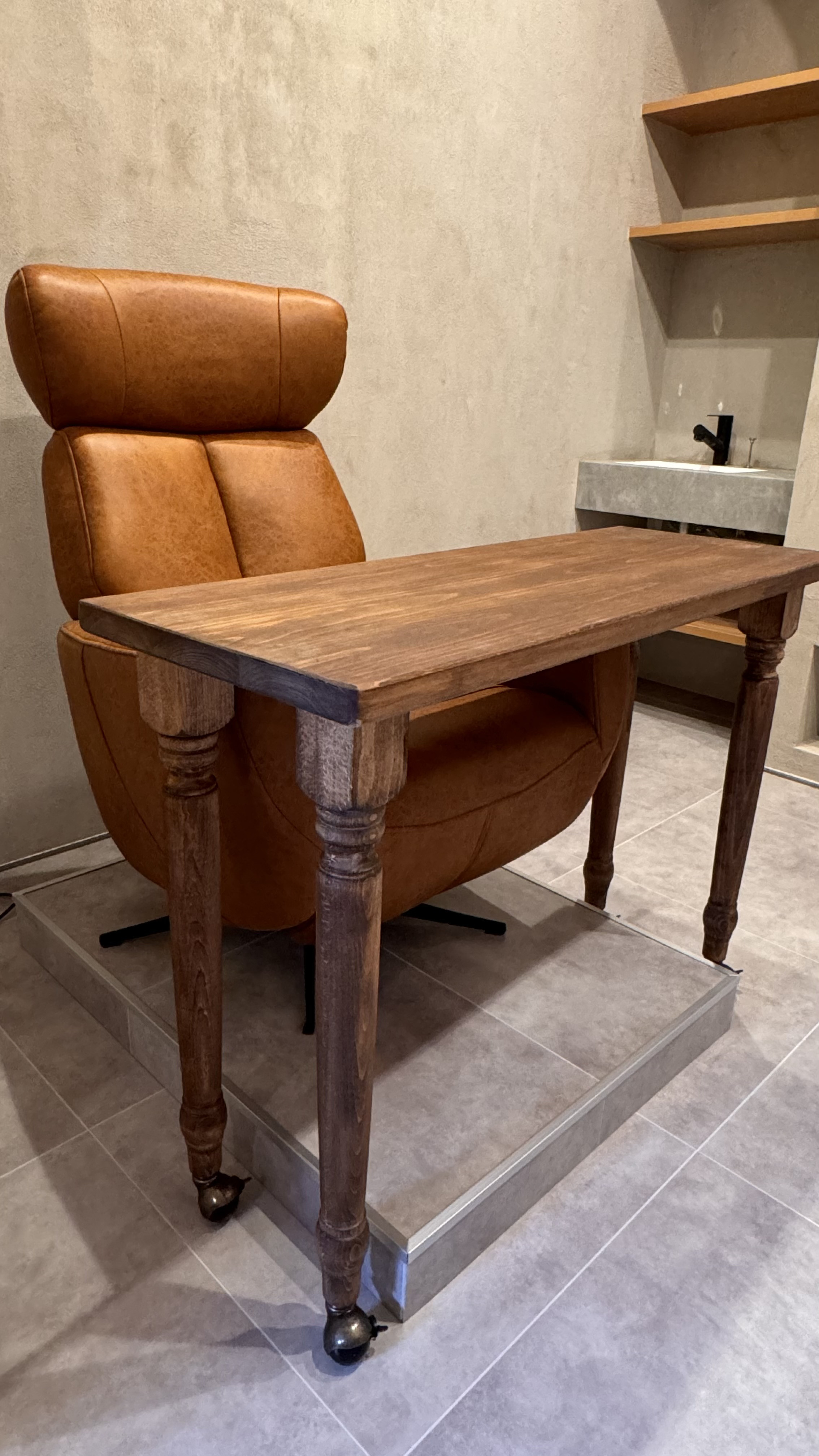 ろくろ足ひのき天板90cm奥行約55cm　#ネイルデスク　#ネイルテーブル　ダイニングテーブル　ネイリストデスク