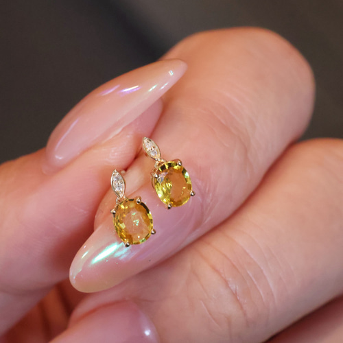 イエローサファイアピアスk18 3012 ピアス（スタッド・一粒