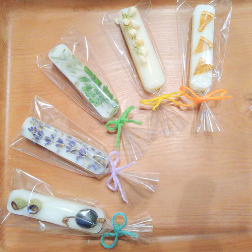 キャンドル・サシェ作りに。ソイワックス、蜜蝋、モールドセット ソイワックスと蜜蝋のアロマワックスサシェ 100％天然製油 火を使わ