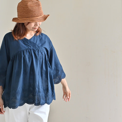 【NEW】スカラップ刺繍レースのコットンブラウス 3枚目の画像