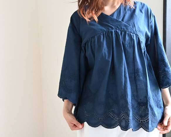 【NEW】スカラップ刺繍レースのコットンブラウス 7枚目の画像