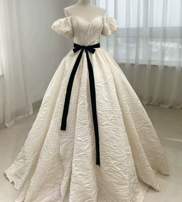 【パニエ付き】オフショルダー ウェディングドレス パーティー リボン 結婚式 前撮り 二次会