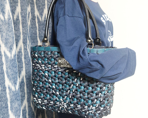 たかちゃん様専用クラフトバンドのカゴバッグ椿のお花 クラフトバンド