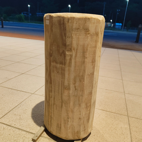 栗の木 丸太椅子 NO.5. 栗の木丸太椅子