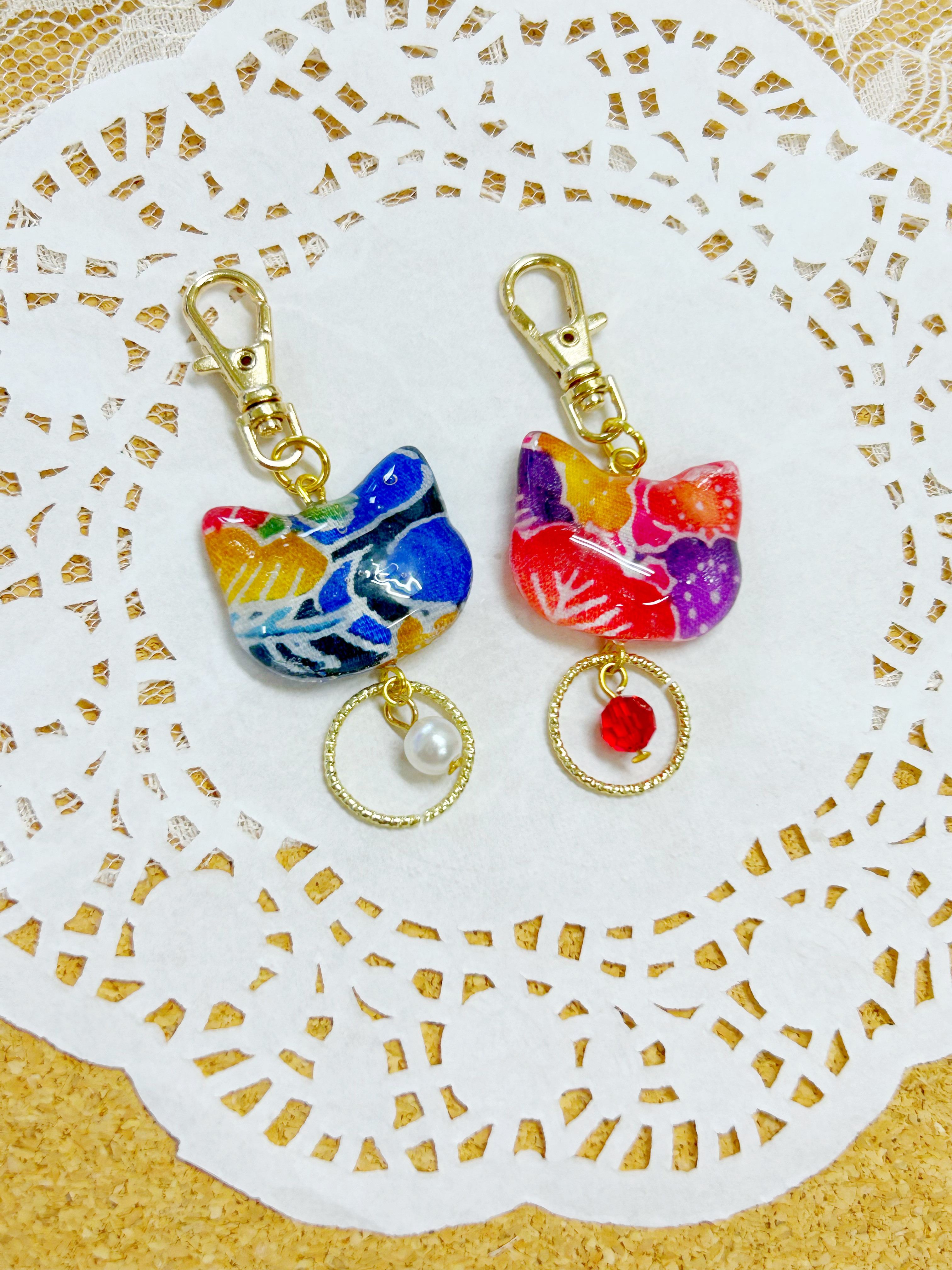 【fairy様】1320.琉球ガラス　桃の花　とびつき猫　レジン　キーホルダー fairy様】1320.琉球ガラス 桃の花 とびつき猫 レジン