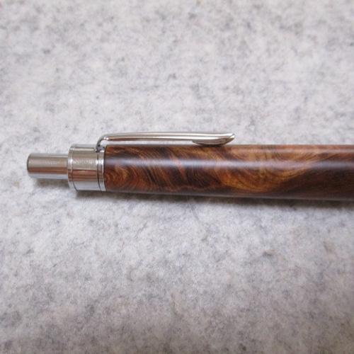 屋久杉瘤 黒油木 瘤杢光明 椿油仕上げ 木軸ボールペン(シャープ