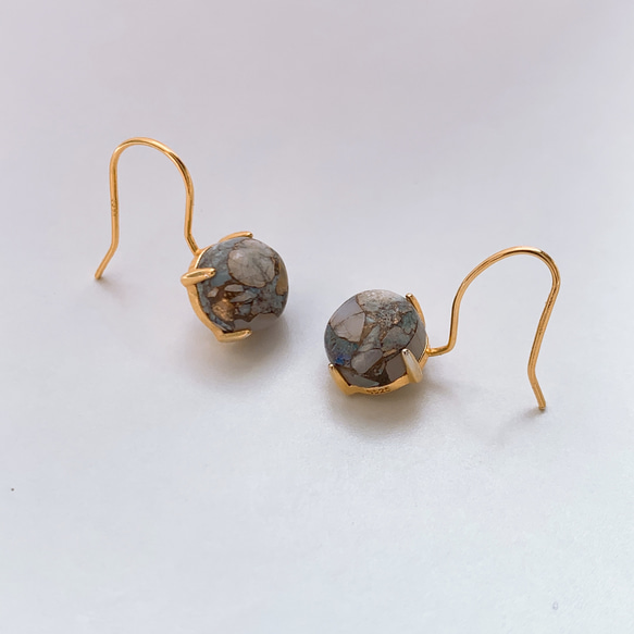 【送料無料】Blanco.  コッパーオパール　Silver925 ゴールドピアス 1枚目の画像