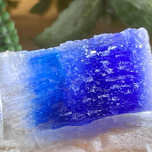 古代の海からの贈り物✨　 フランス産　ブルー ハライト 岩塩 原石 ラフストーン 古代の海からの贈り物✨ フランス産 ブルー ハライト 岩塩 原石