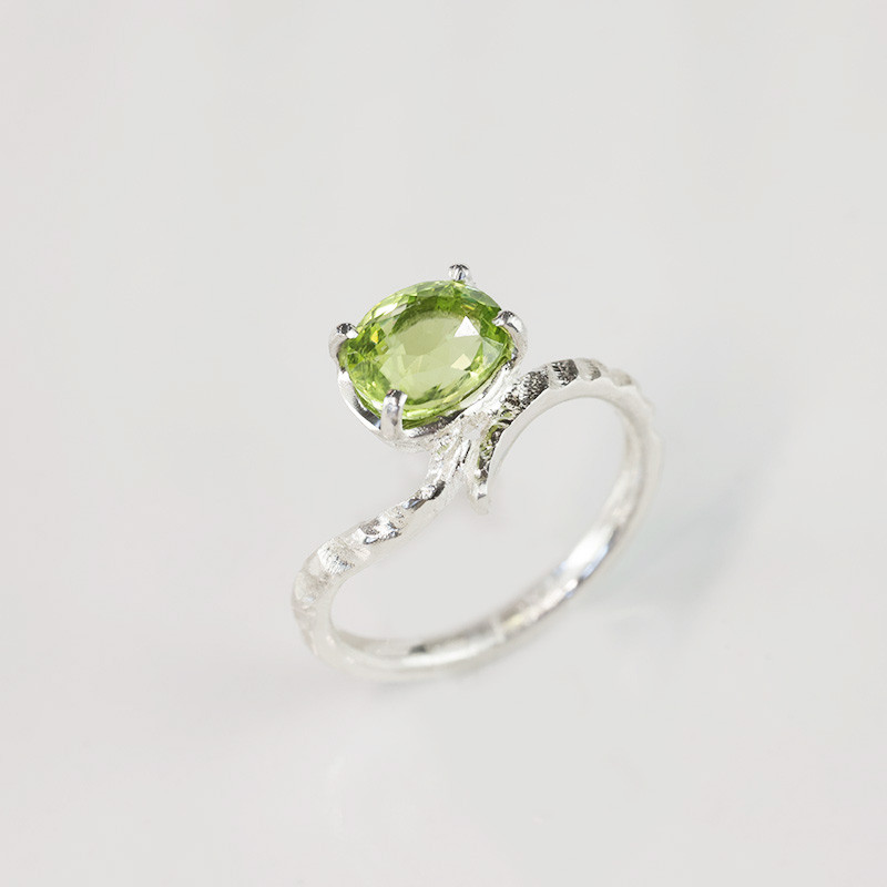【１点もの/ペリドット/シルバーリング】 天然石 シルバー 大きめリング 8月誕生石