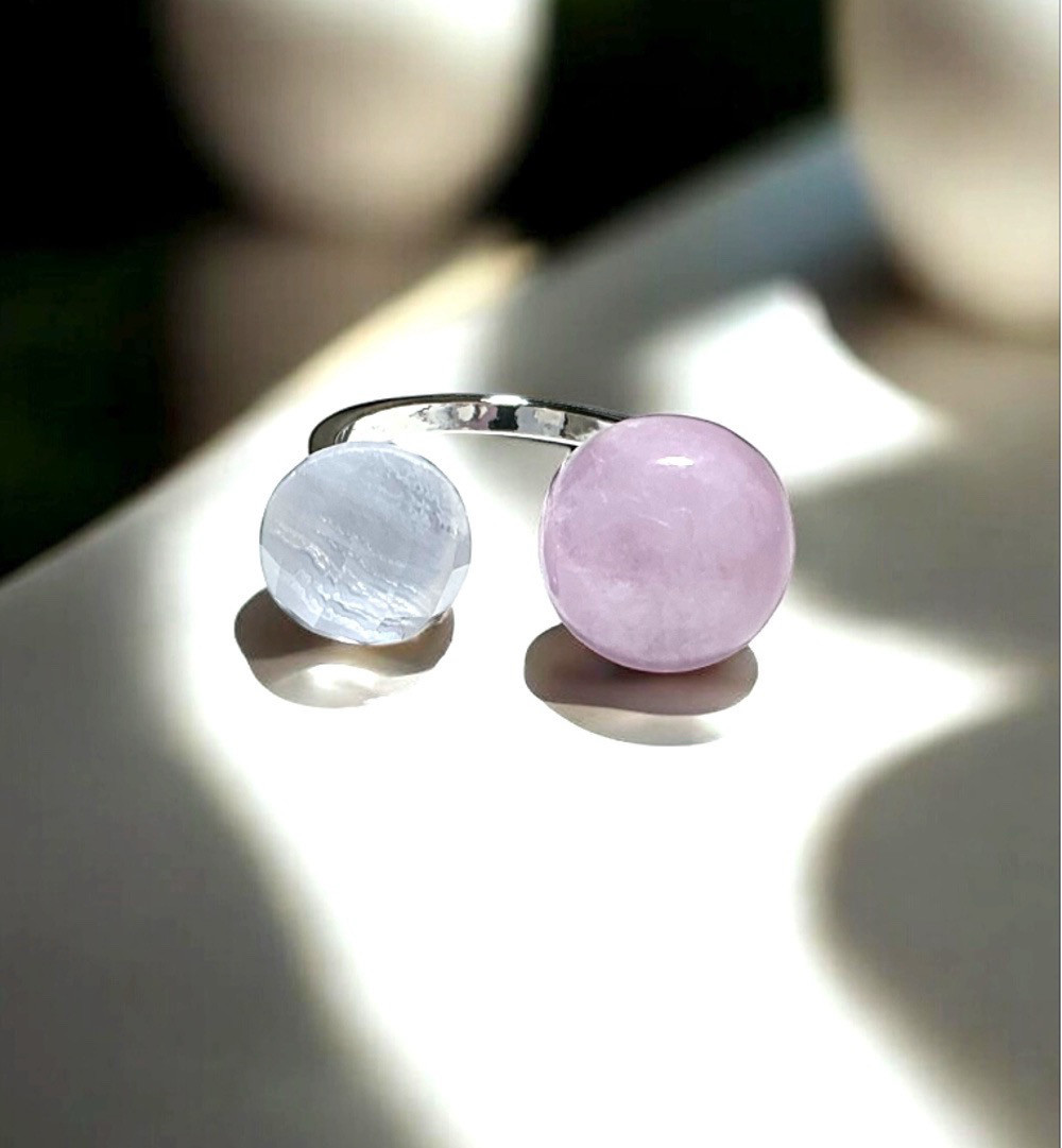 Op.40《パステル画のように柔らかな》カット入りブルーレースアゲード＆クンツァイト　フォークリング