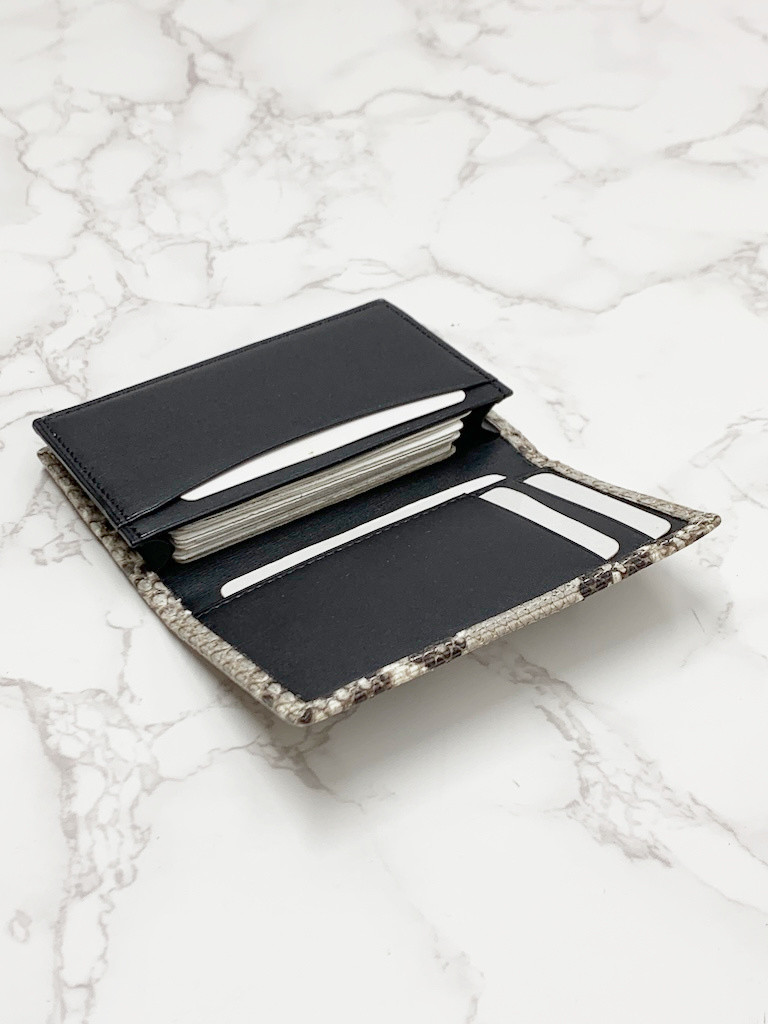 日本製　ダイヤモンド　パイソン　マット仕上げ　上質　カードケース　蛇革　名刺　パス　入れ　エキゾチックレザー