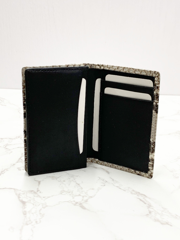 日本製　ダイヤモンド　パイソン　マット仕上げ　上質　カードケース　蛇革　名刺　パス　入れ　エキゾチックレザー