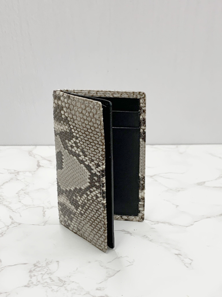 日本製　ダイヤモンド　パイソン　マット仕上げ　上質　カードケース　蛇革　名刺　パス　入れ　エキゾチックレザー