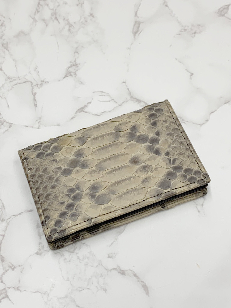 日本製　ダイヤモンド　パイソン　マット仕上げ　上質　カードケース　蛇革　名刺　パス　入れ　エキゾチックレザー
