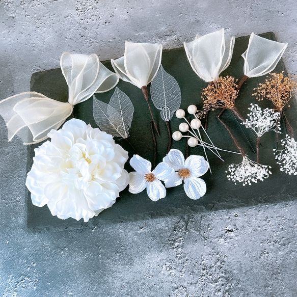 ホワイトダリアとオーガンジーの髪飾り　結婚式　成人式　花嫁　和装　振袖　卒業式　白無垢　色打掛　前撮り　花嫁　着物　白 9枚目の画像