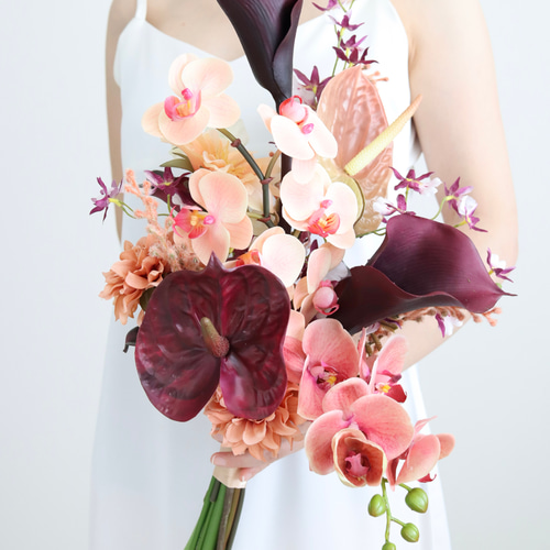 バーガンディとテラコッタの縦長アームブーケ ウェディングブーケ 造花