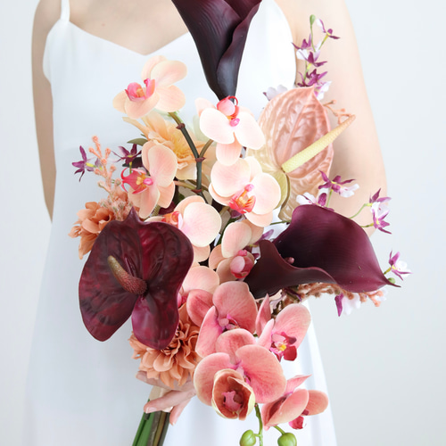 バーガンディとテラコッタの縦長アームブーケ ウェディングブーケ 造花