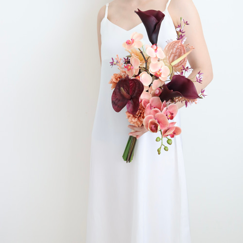 バーガンディとテラコッタの縦長アームブーケ ウェディングブーケ 造花