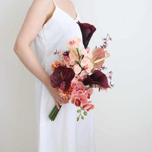バーガンディとテラコッタの縦長アームブーケ ウェディングブーケ 造花