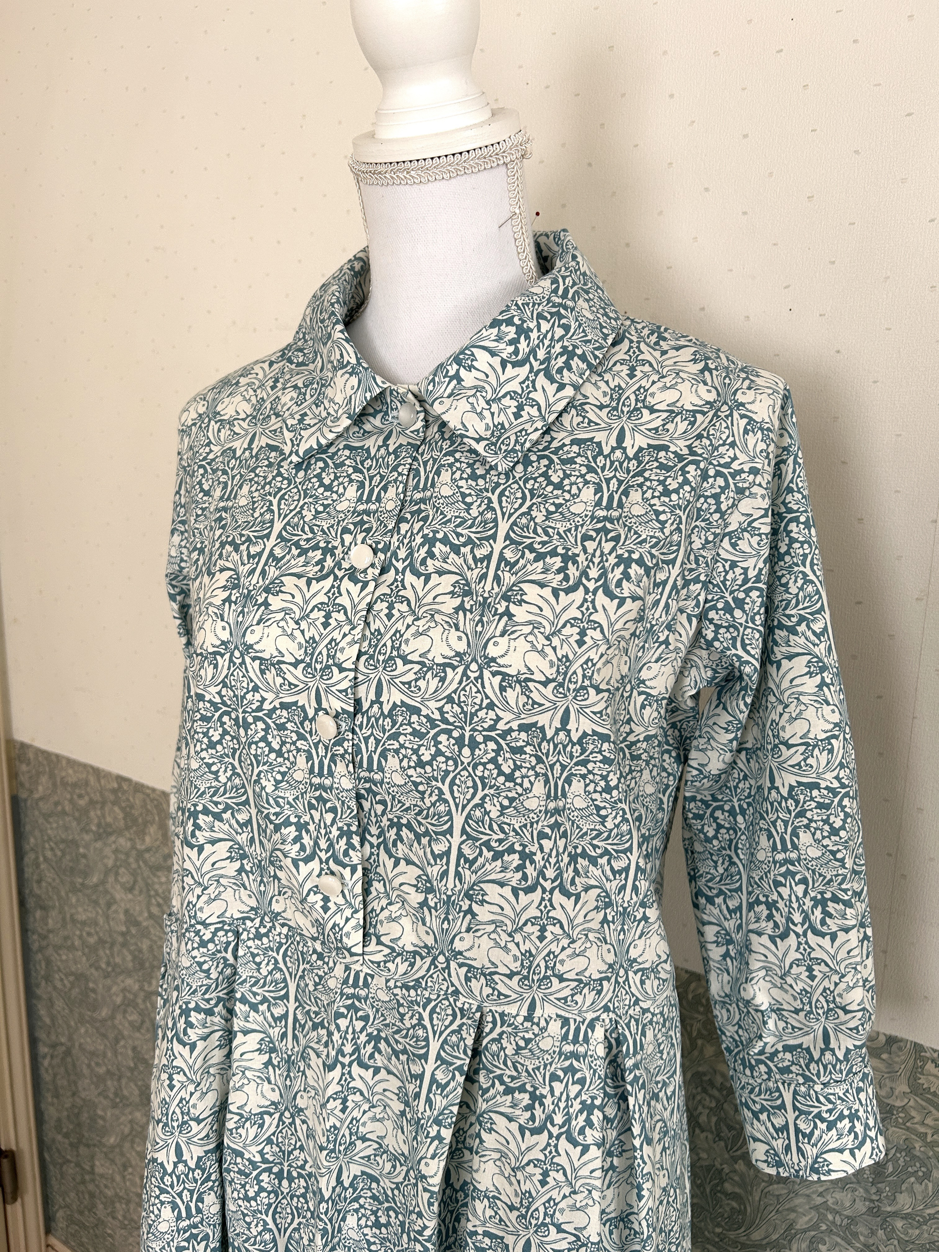 クラシカルタックワンピース　兄弟うさぎ/ブルーホワイト