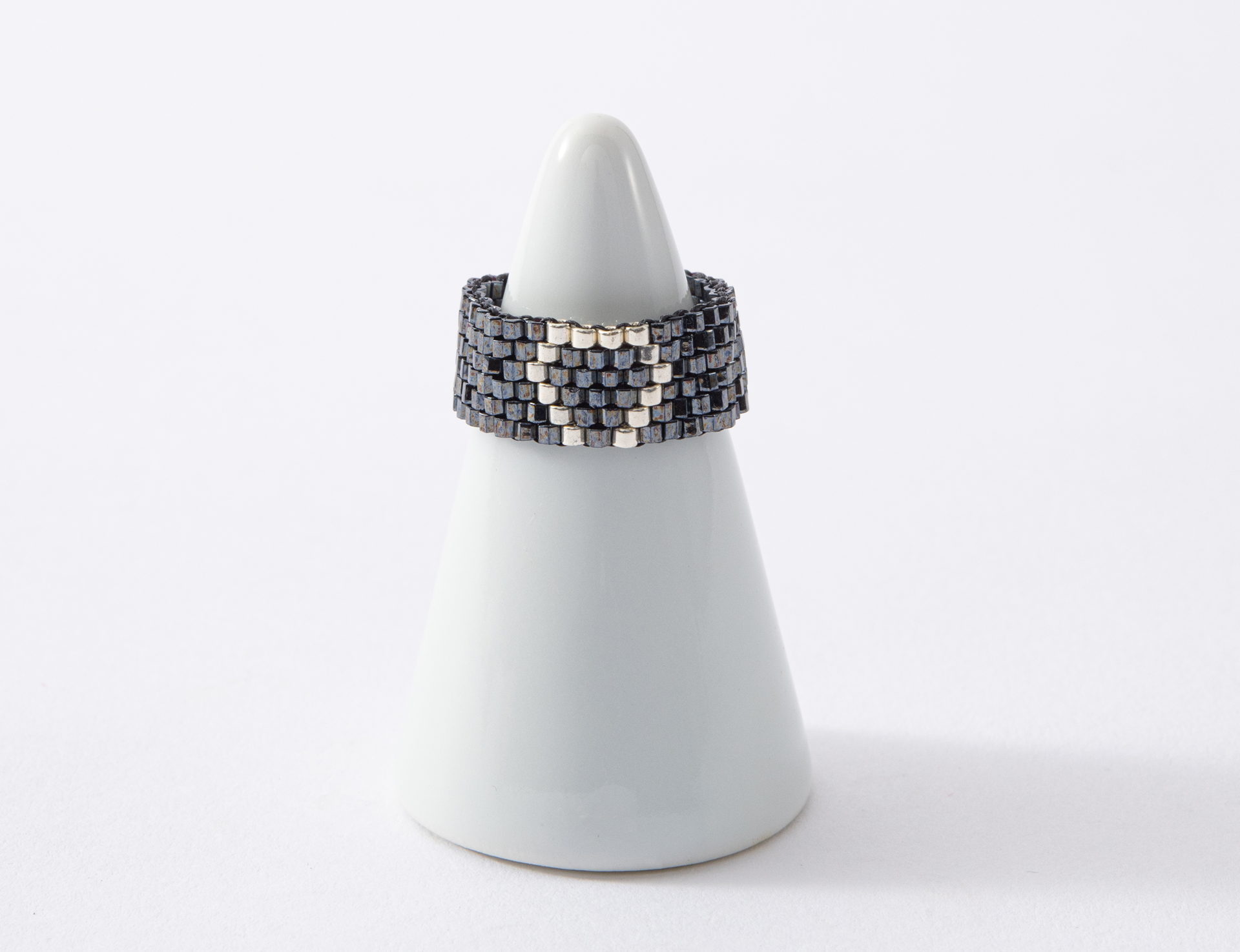 馬蹄柄ビーズリングGunmetal & Silver（みやび013-RNG-Gm＆S ）みやびシリーズ