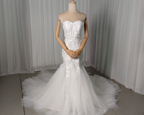 送料無料！豪華！ウエディングドレス ベアトップ マーメイドライン 3D
