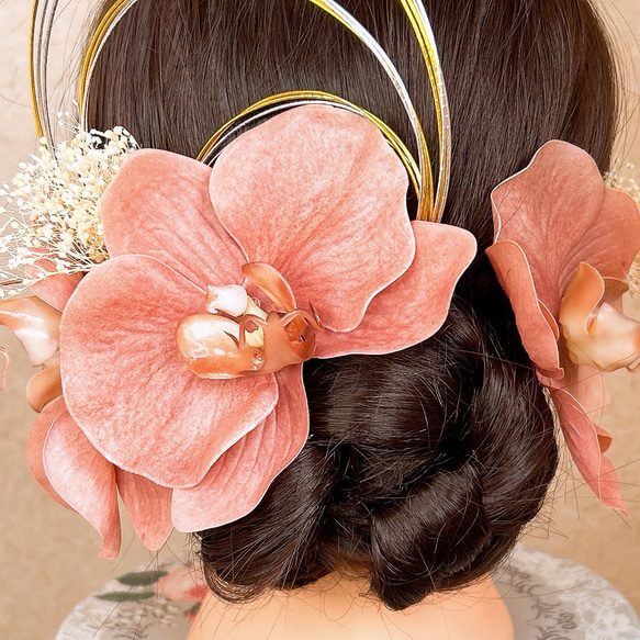 送料無料 くすみピンク胡蝶蘭の髪飾り 結婚式 成人式 水引  ウェディング ゴールド コチョウラン 4枚目の画像
