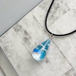 宇宙玉×空玉 雫のネックレス|蓄光で光る空レジン| 3.0cm 雲レジン