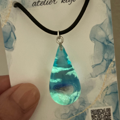 宇宙玉×空玉 雫のネックレス|蓄光で光る空レジン| 3.0cm 雲レジン