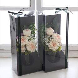 【特割】輪菊のお供え花 一対（2個1セット）（桃白菊 蓮）Mサイズ 仏花 プリザーブドフラワー 3枚目の画像