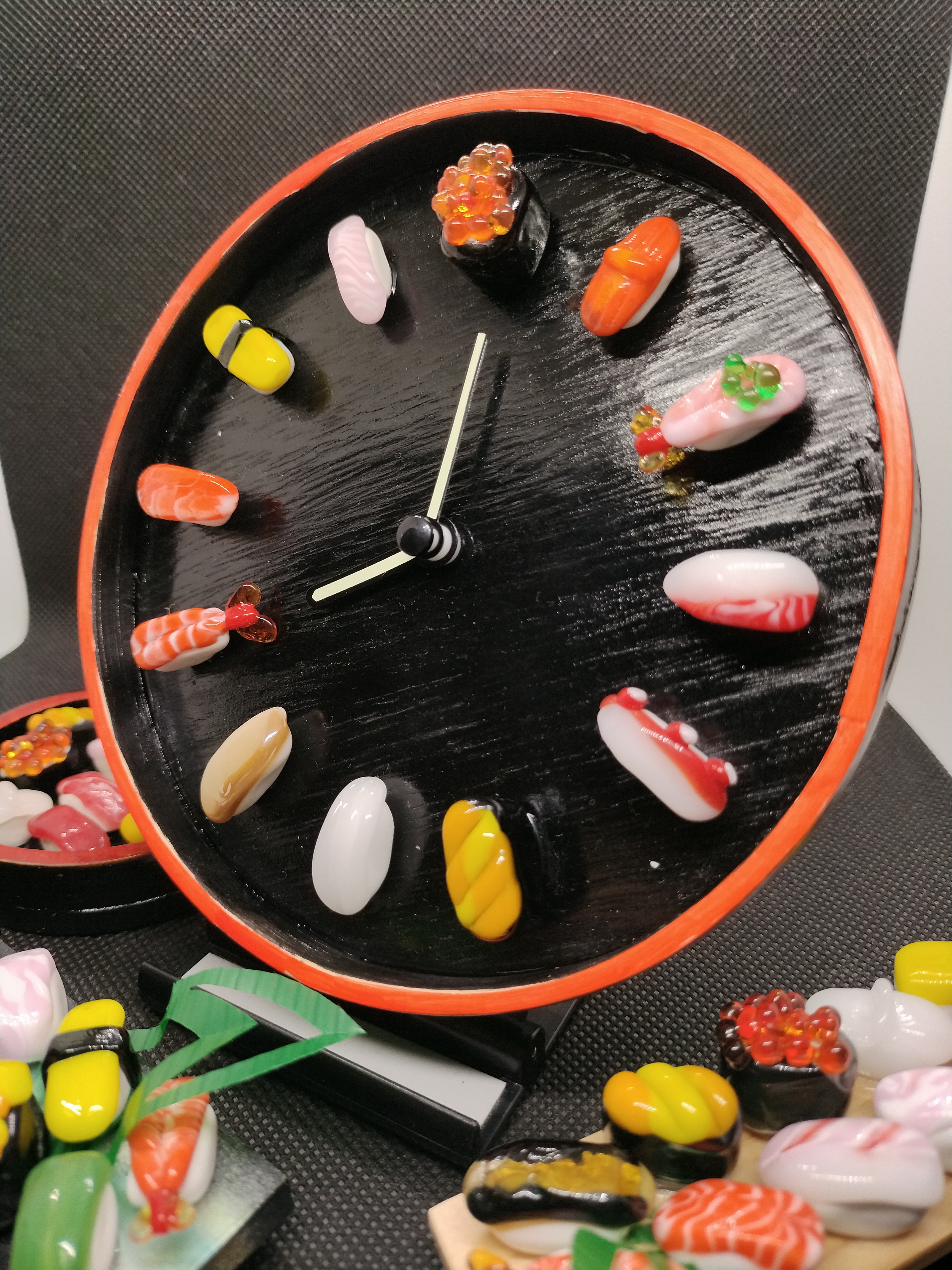 リニューアル　ハンドメイド    ガラスの寿司　置き時計