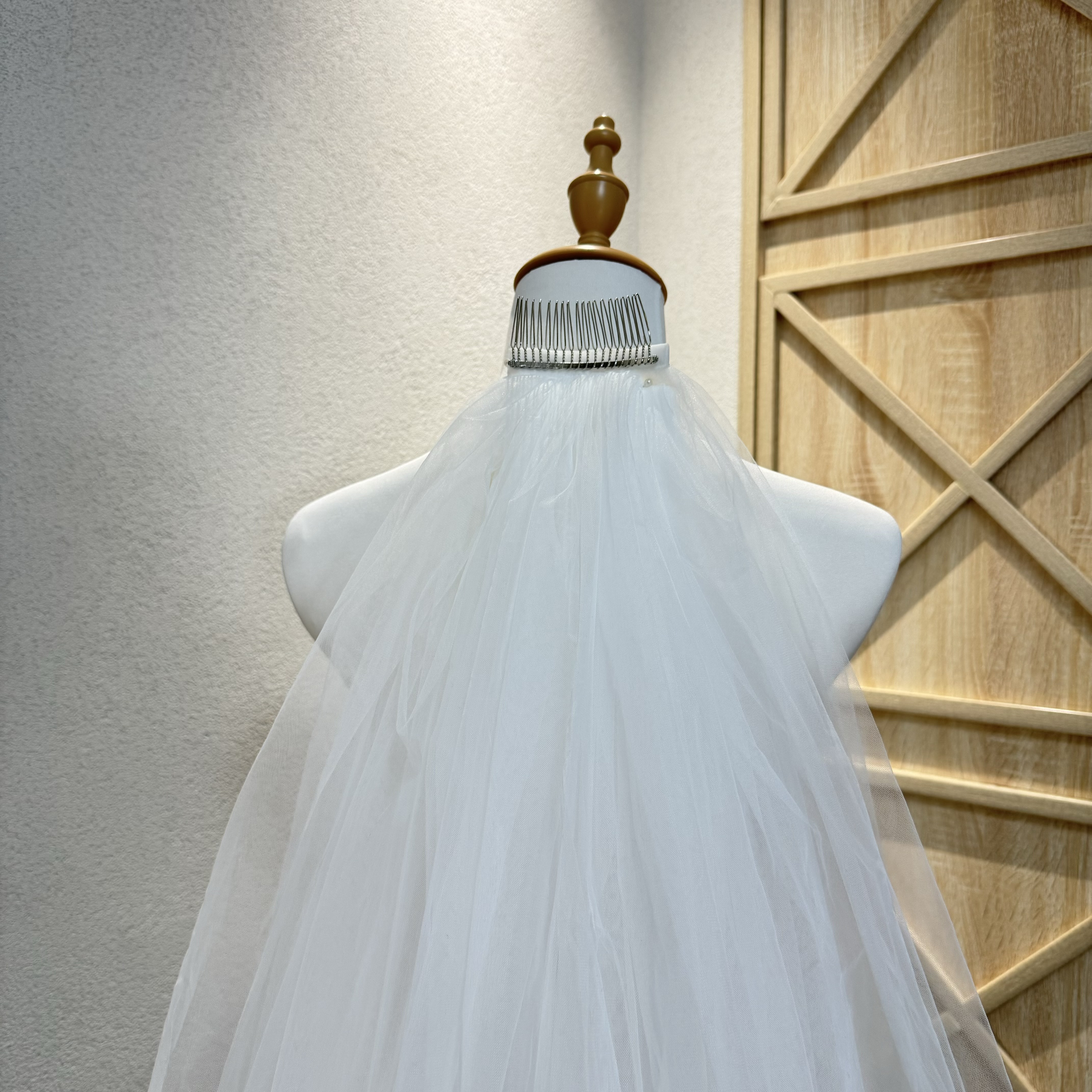 華やかトレーン　ウェディングベール　コーム付き　エレガント　可愛いレース　ダウン　ホワイト結婚式挙式前撮り花嫁二次会披露