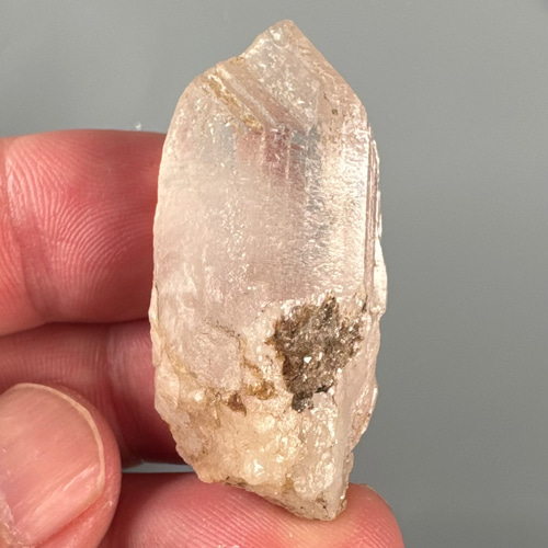 ガネーシュヒマール産 ヒマラヤ水晶 42ミリ 原石ポイント tu2432