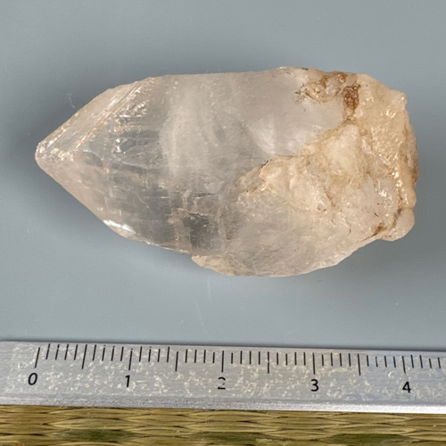 ガネーシュヒマール産 ヒマラヤ水晶 42ミリ 原石ポイント tu2432