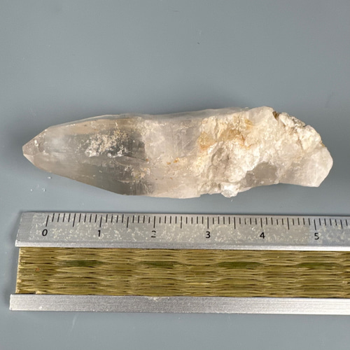 ガネーシュヒマール産 ヒマラヤ水晶 54ミリ 原石ポイント tu2433