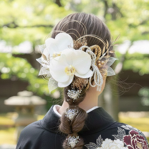 凛と咲く胡蝶蘭の髪飾り⑤ 結婚式 成人式 花嫁 和装 振袖 卒業式 白