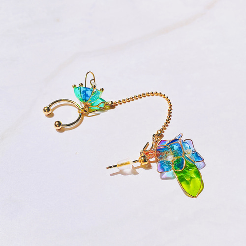 新作⭐　花柄　チェーン　ボール　ハンドメイド　ピアス　イヤリング　アクセサリー 新作⭐ 花柄 チェーン ボール ハンドメイド ピアス イヤリング