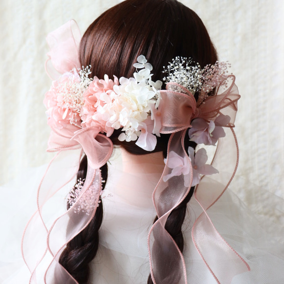 ローズピンクのオーガンジーダブルリボンとお花の髪飾り　振袖や袴、ドレスにも　　成人式ヘア飾り　卒業式ヘア飾り　結婚式 1枚目の画像