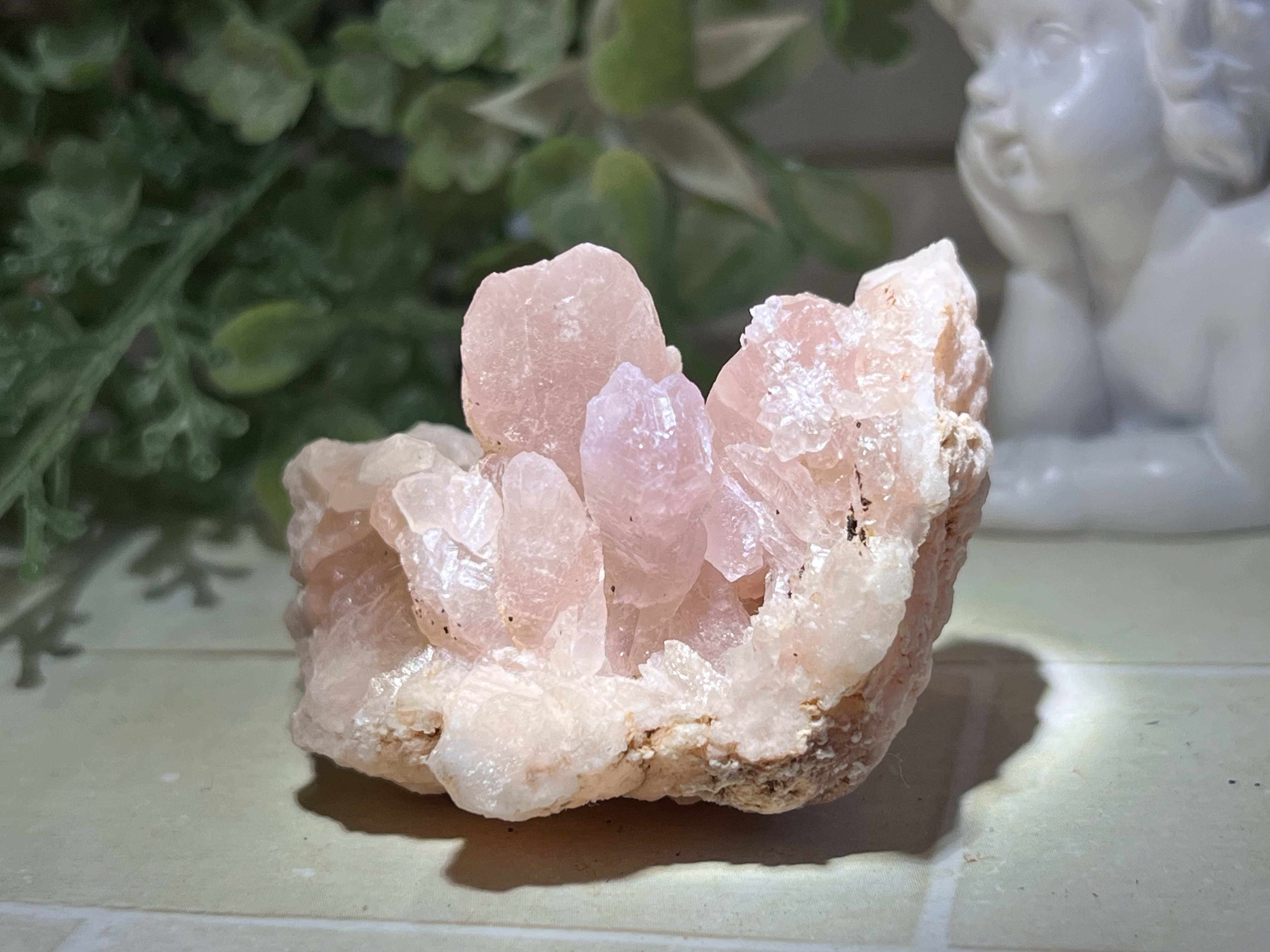 蕾ピンクアメジスト　ラフストーン　原石　クラスター　ジオード