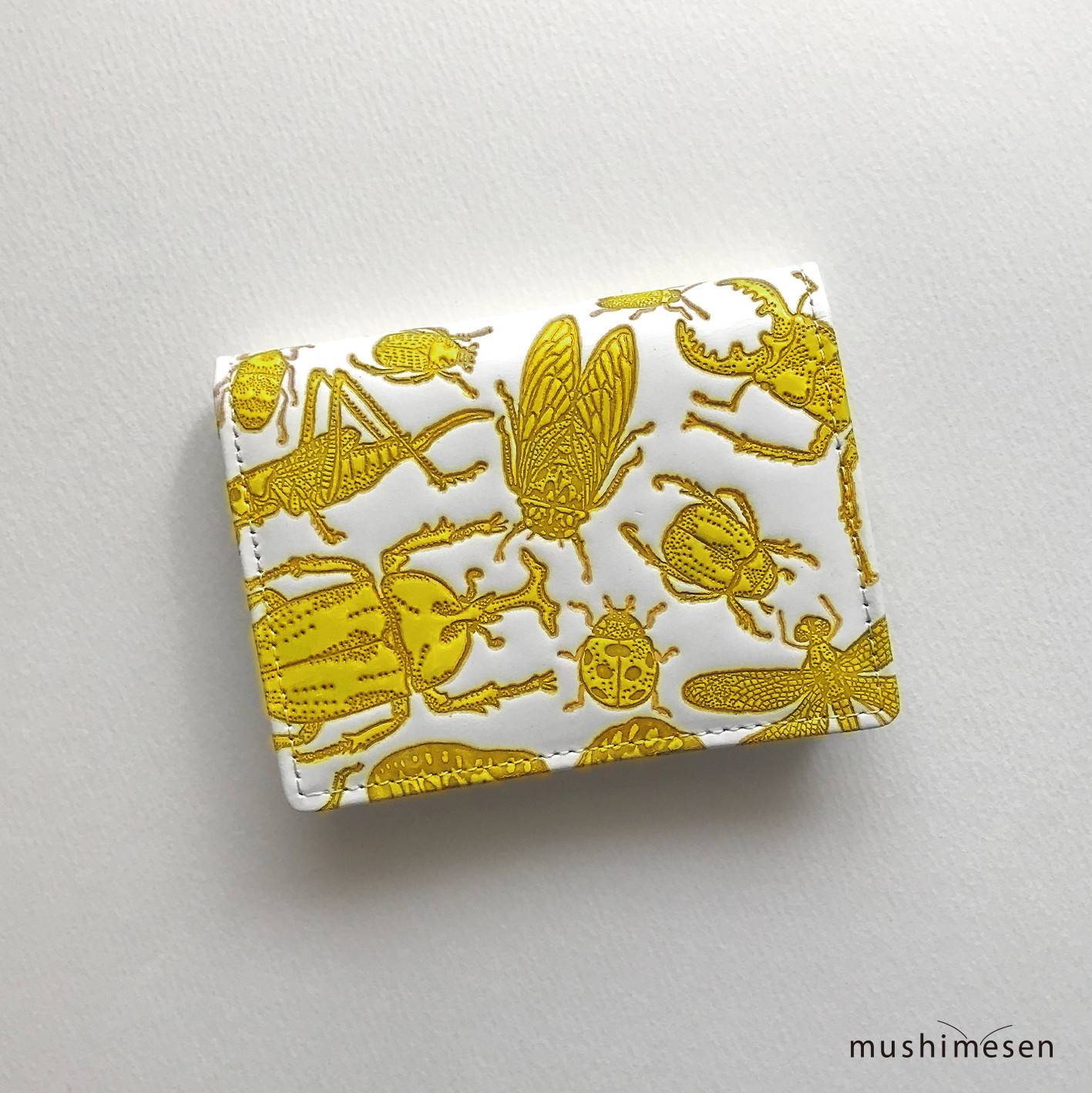 【入荷しました！】文庫革「日本の昆虫シリーズ」小銭入れ（キイロ）