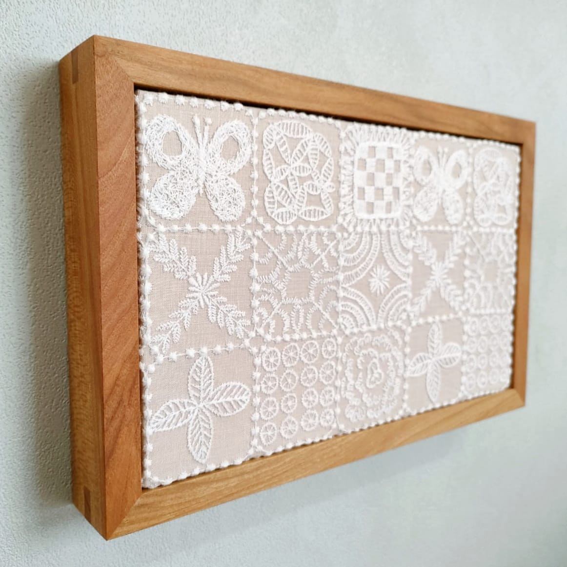 Lampoシリーズ　柄　ファブリックパネル　ミナペルホネン　フォレストタイル　ライトベージュ　プレゼント　お祝い