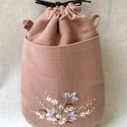 薄紫花束刺繍 保冷袋付きお弁当袋(巾着袋) 弁当袋・風呂敷 ネコデマリ