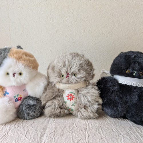 不機嫌な灰色ねこのぬいぐるみ ぬいぐるみ マルミミネコ 通販 19378832