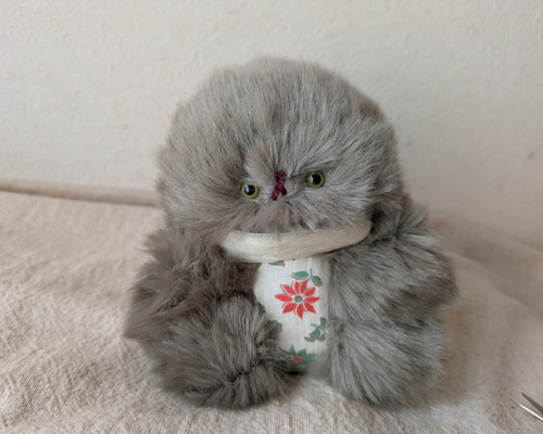 不機嫌な灰色ねこのぬいぐるみ ぬいぐるみ マルミミネコ 通販 19378832