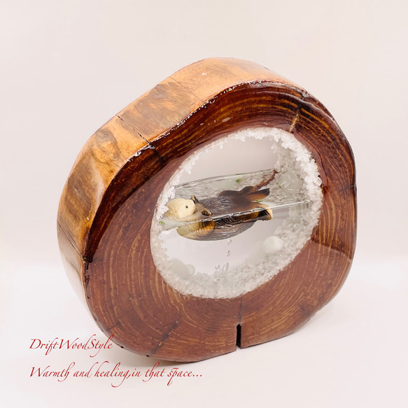一つ限りの流木アート 海に浮かぶラッコ ジオラマ 流木 フィギュア 置物 インテリア レジン テラリウム 生き物 N33 9枚目の画像